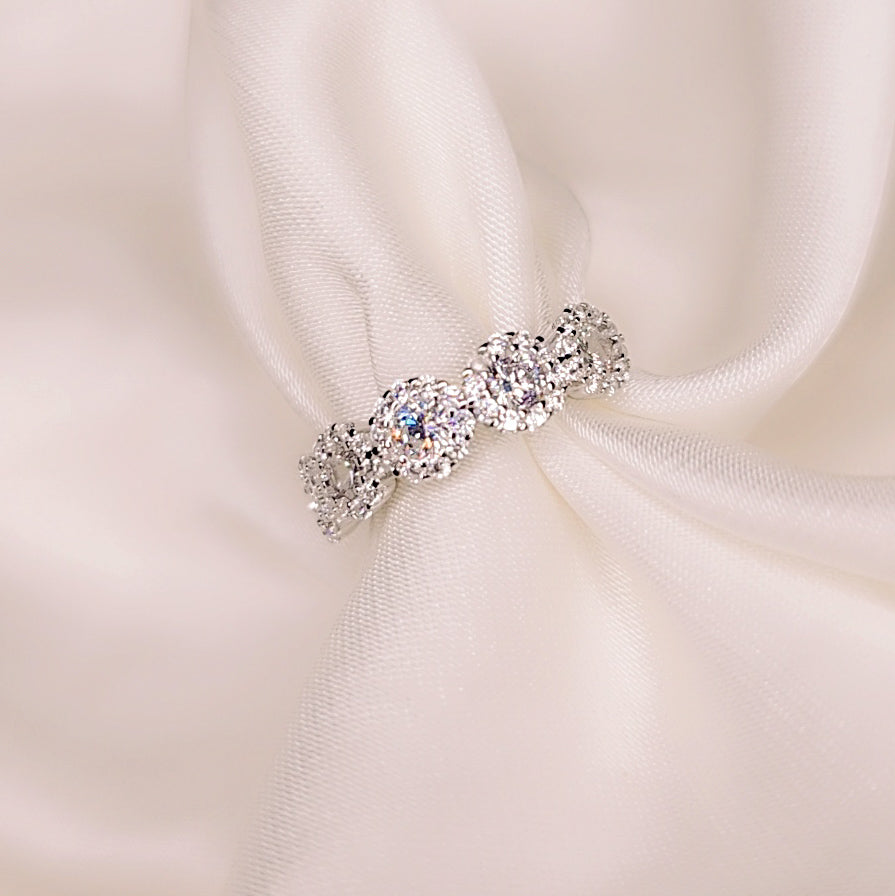 Anello Petali di luce bianco