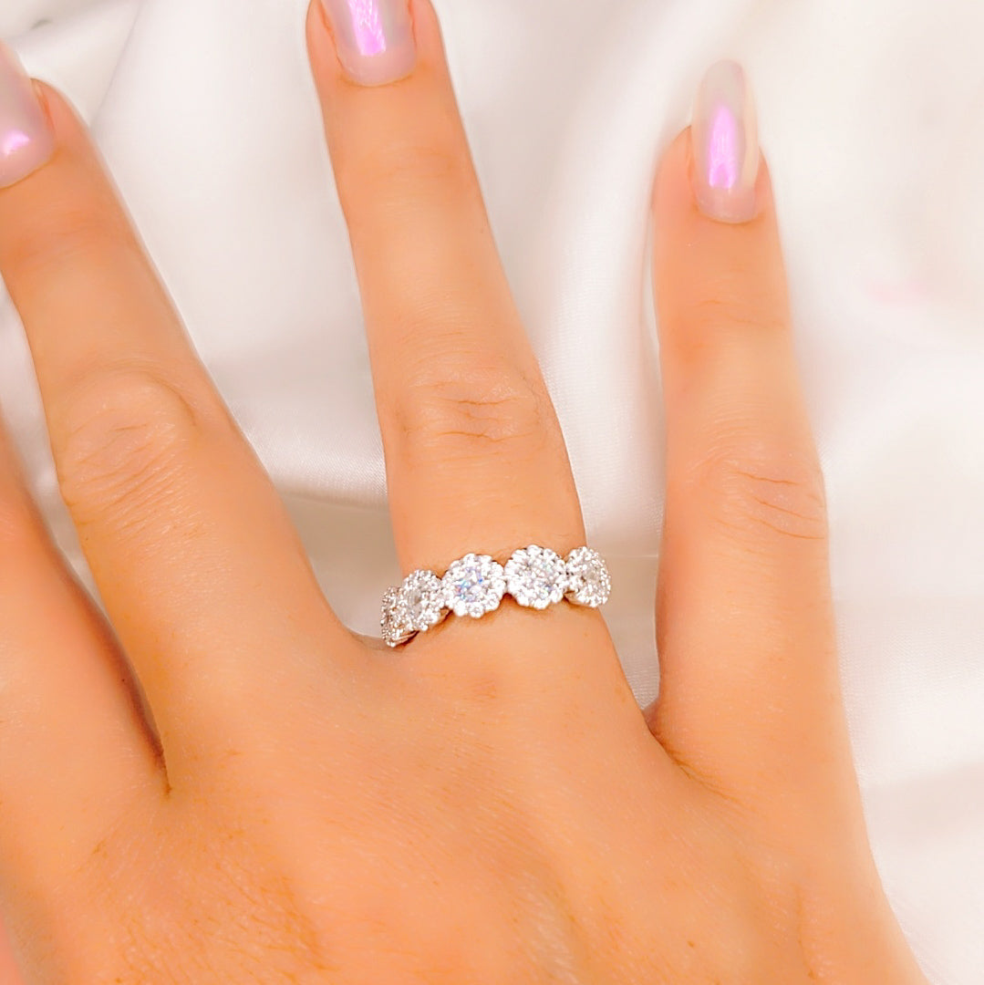 Anello Petali di luce bianco