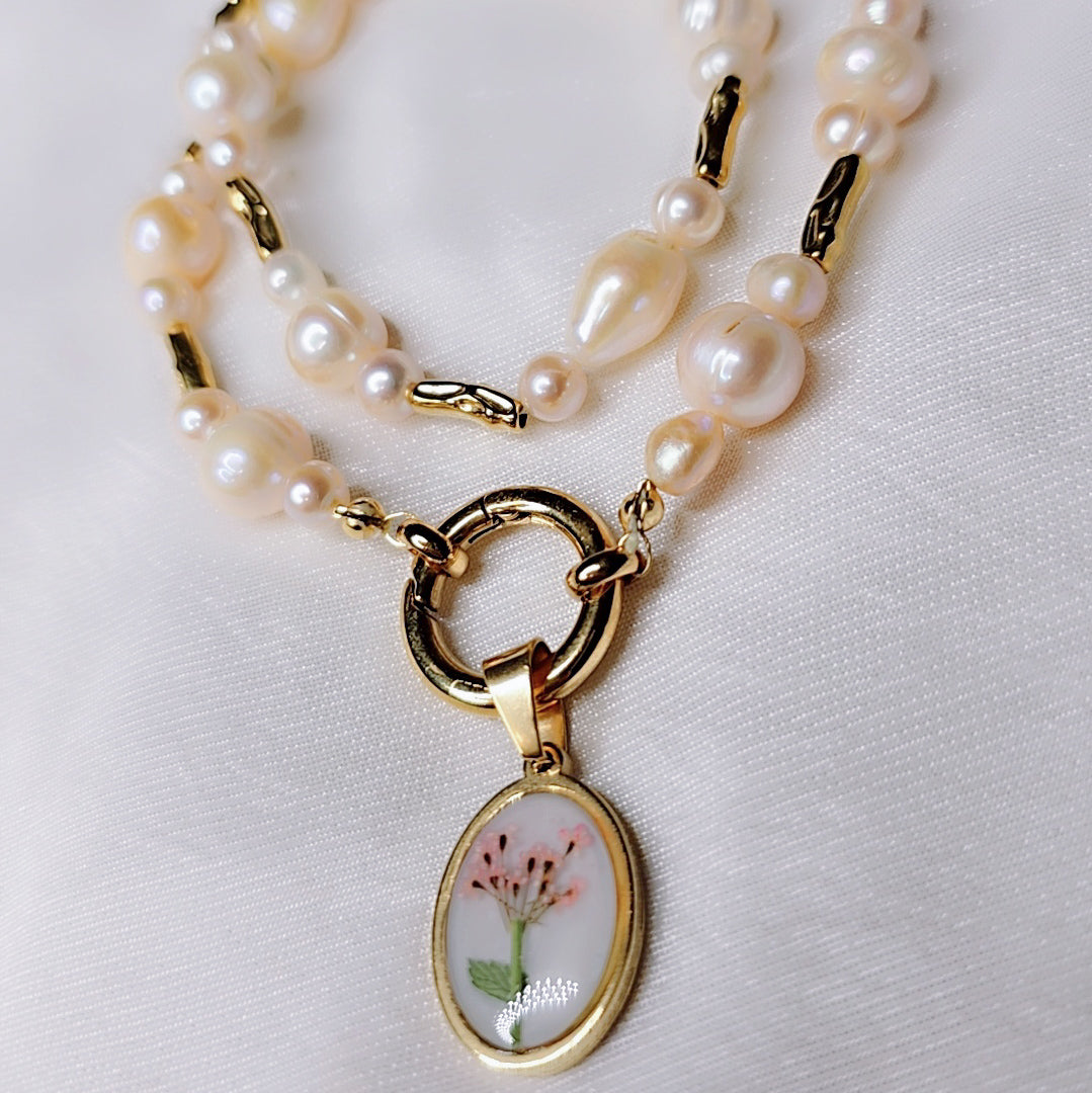 Collana Queen