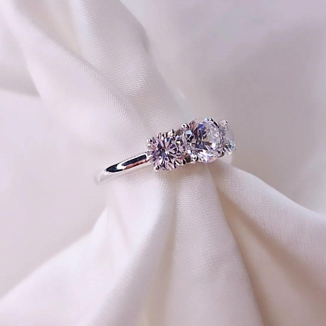 Anello Diana