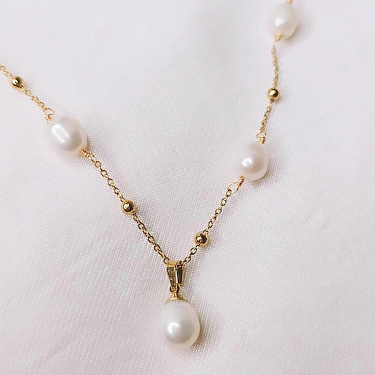 Collana Brooke