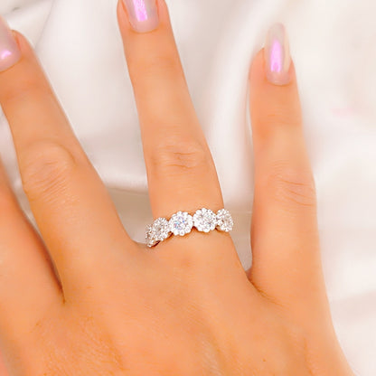 Anello Petali di luce bianco